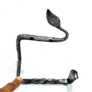 Forged Iron Metal Toilet Roll Holder for Bathroom Toilet Wall Mount Handmade Bathroom Lavatory Toilet Paper Holder Wall Mount Natural Lacquer Finish 150mm #8183