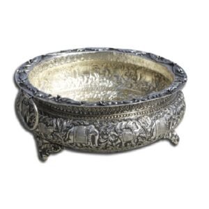 Silver Engraving Products URLI Decorative Urli Bowl for Floating Flowers and Home & Office Decor Ideal decoration item for Indian Festivals Wedding Anniversary House Warming Christmas X-Mas New Year or any other family celebration Silver Decor Urli Showpiece, Urli Decor, Decorative Urli for Corner Tables, Brass Decoration #8963
