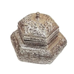 Silver Luxurious Silver Luxurious Dry Fruit Box storage for dry fruits and nuts Ideal for gifting during festivals and special occasions Perfect for Living room,Dining table,Puja space,Gifting purpose  190mm #MD-092
